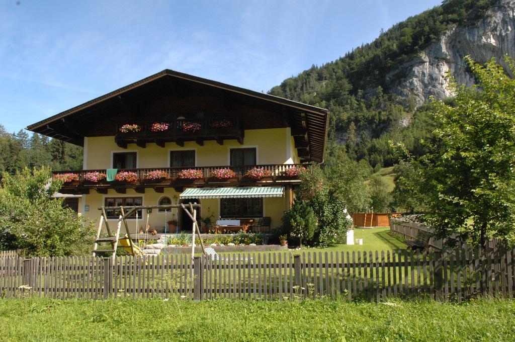 Hinterkellaubauer Bed & Breakfast Kuchl Exterior photo
